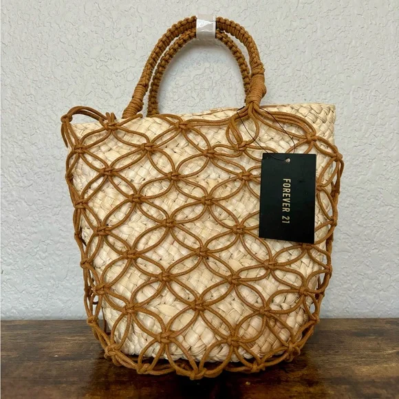 NEW Forever 21 Woven Medium Clutch Small Bucket/Basket Bag Tan Cream Brown - Picture 1 of 6